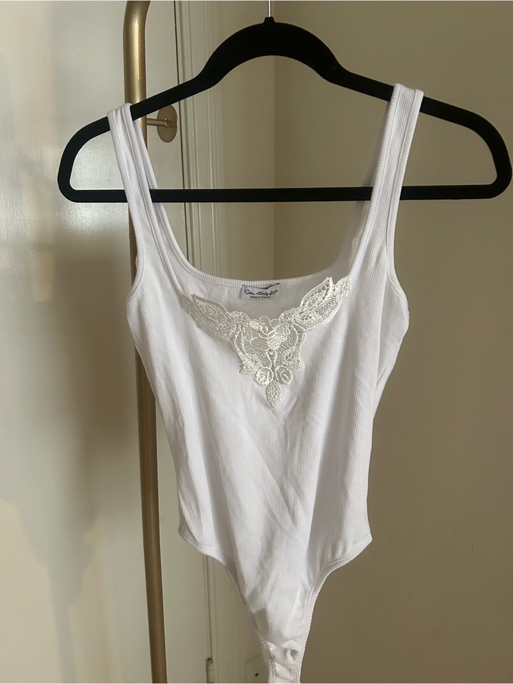 White Ribbed Lace Appliqué Bodysuit Tank Top Y2K Coquette Minimalist Size M